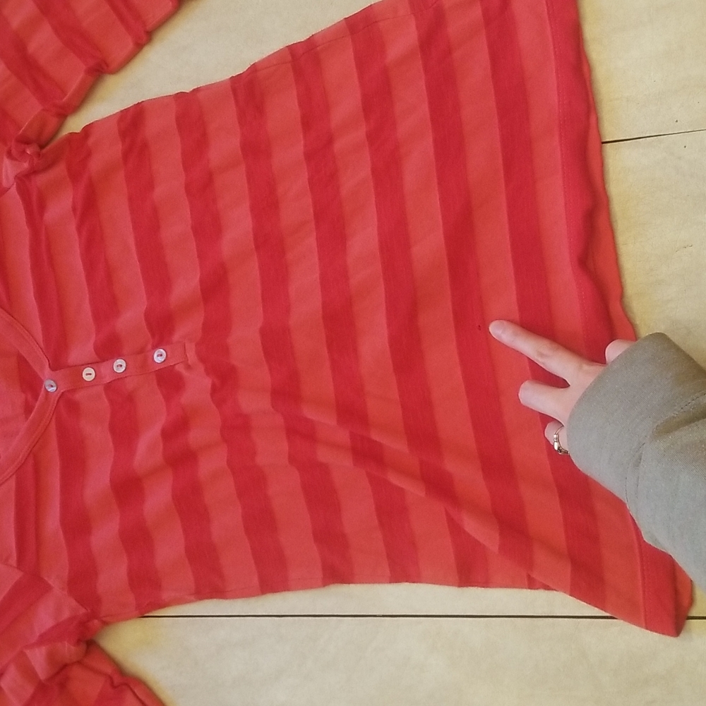 Old Navy Top - Picture 3 of 5